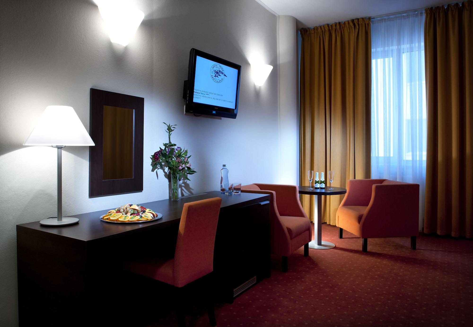 Hotel Tatra Bratislava Bagian luar foto