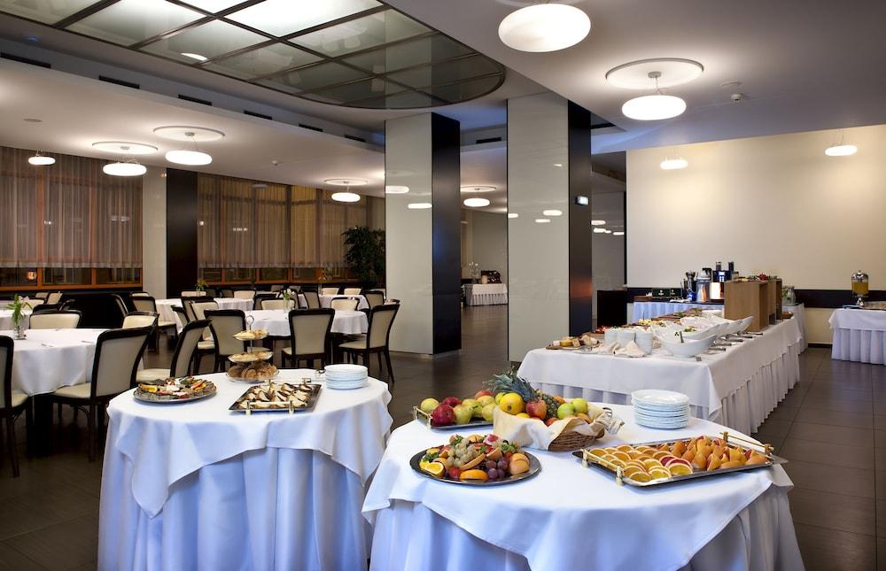Hotel Tatra Bratislava Bagian luar foto