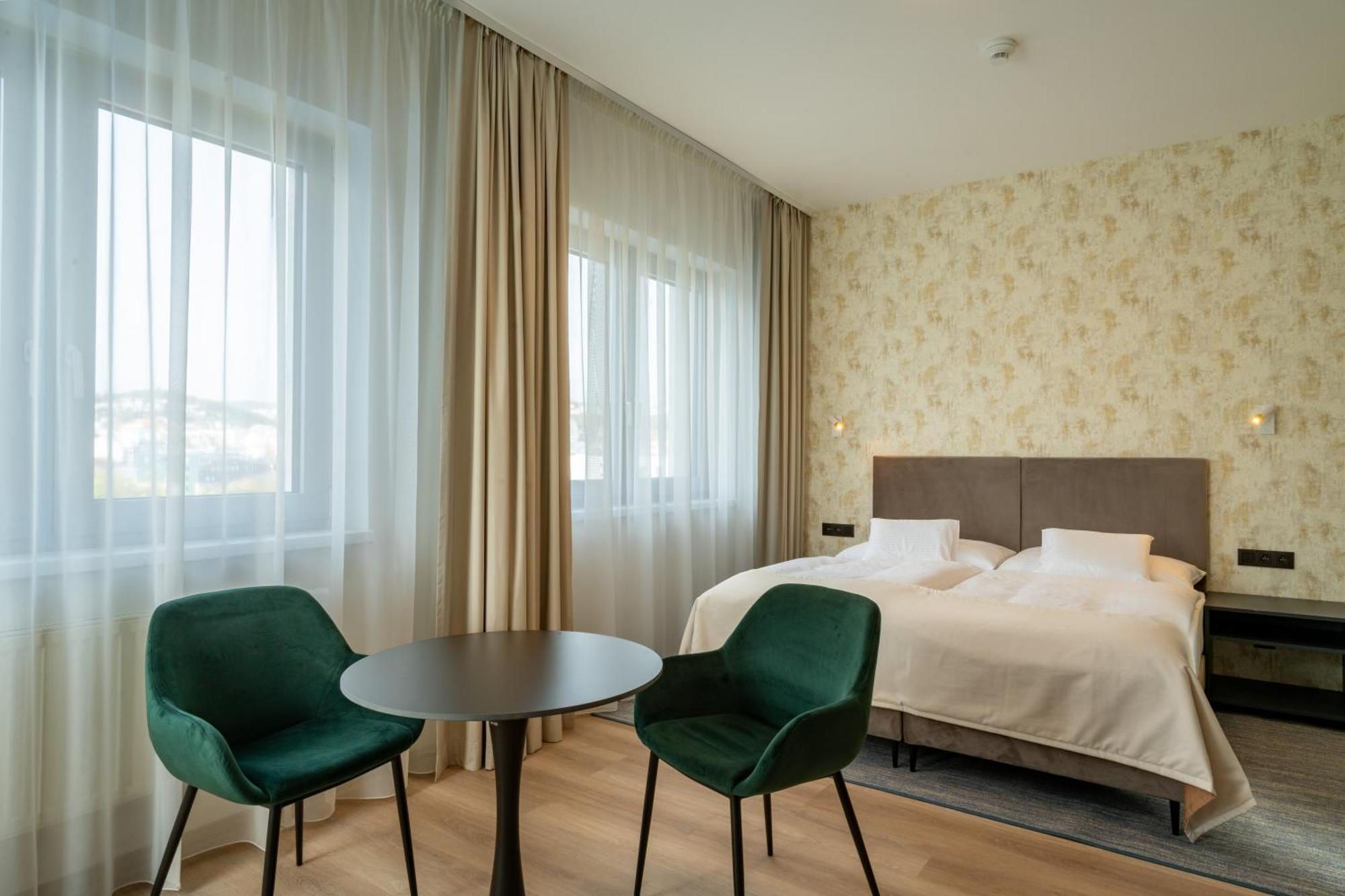 Hotel Tatra Bratislava Bagian luar foto