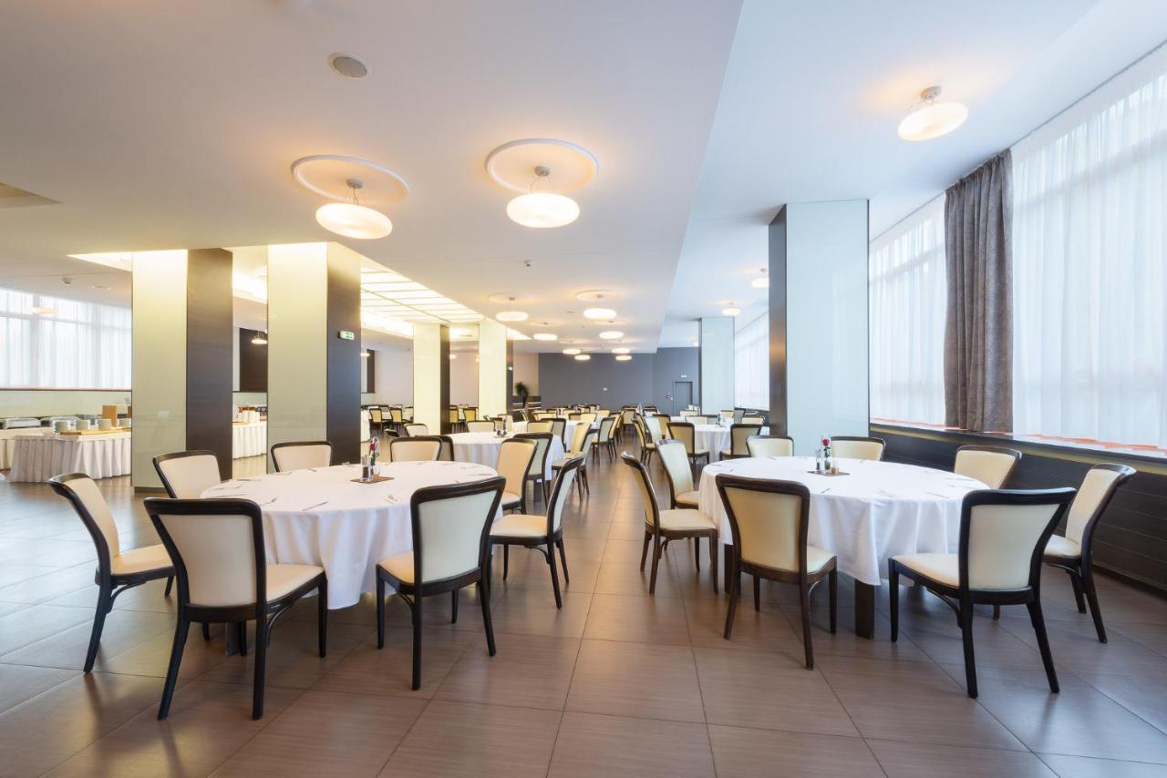 Hotel Tatra Bratislava Bagian luar foto